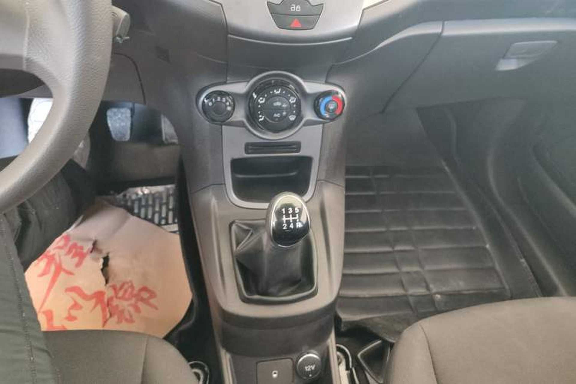 Used Ford Fiesta 2013 Hatchback 1.5L Manual Fashion Edition Gear Lever