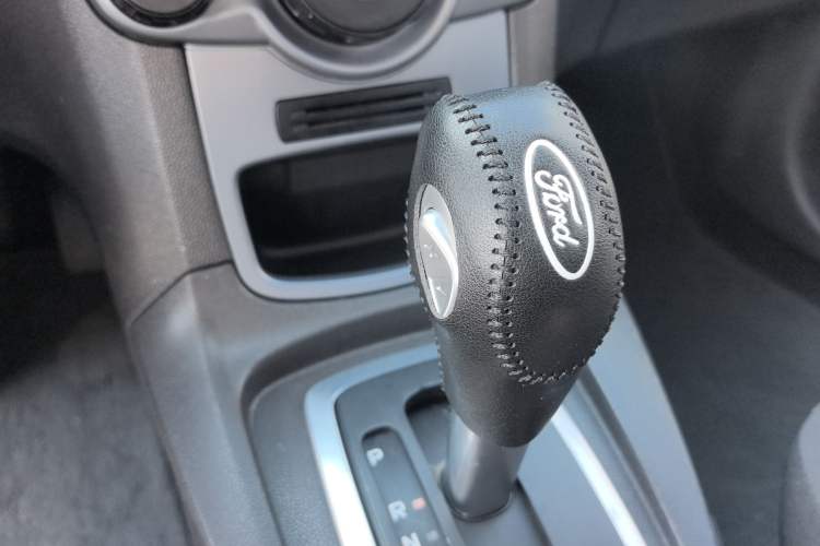 Used Ford Fiesta 2013 Hatchback 1.5L Automatic Fashion Edition Gear Lever