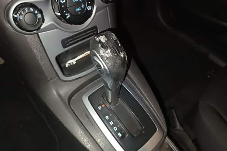 Used Ford Fiesta 2013 Hatchback 1.5L Automatic Fashion Edition Gear Lever