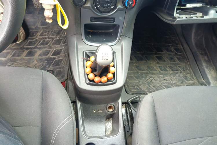 Used Ford Fiesta 2013 Hatchback 1.5L Manual Fashion Edition Gear Lever