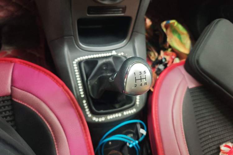 Used Ford Fiesta 2013 Hatchback 1.5L Manual Fashion Edition Gear Lever