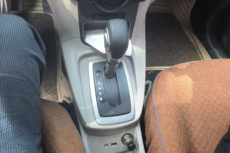Used Ford Fiesta 2013 Sedan 1.5L Automatic Prestige Model Gear Lever