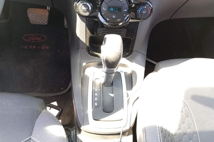 Used Ford Fiesta 2013 Hatchback 1.5L Automatic Sport Model Gear Lever