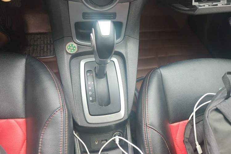Used Ford Fiesta 2013 Hatchback 1.5L Automatic Fashion Edition Gear Lever
