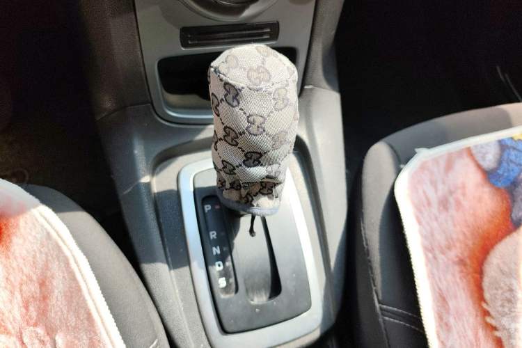 Used Ford Fiesta 2013 Hatchback 1.5L Automatic Fashion Edition Gear Lever
