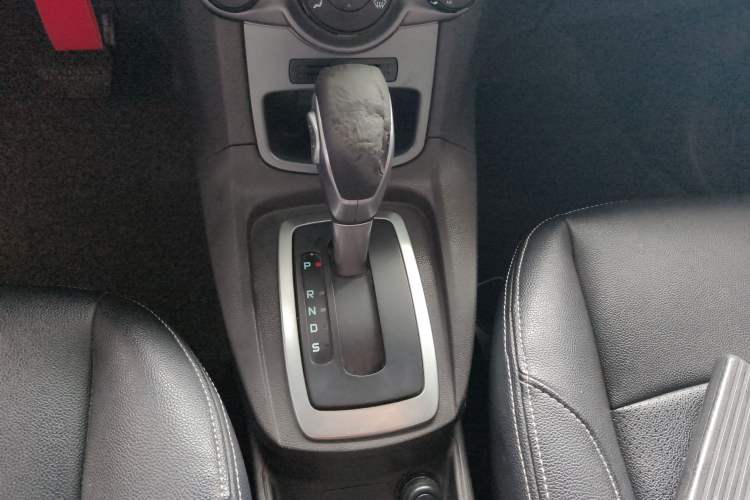 Used Ford Fiesta 2013 Hatchback 1.5L Automatic Fashion Edition Gear Lever