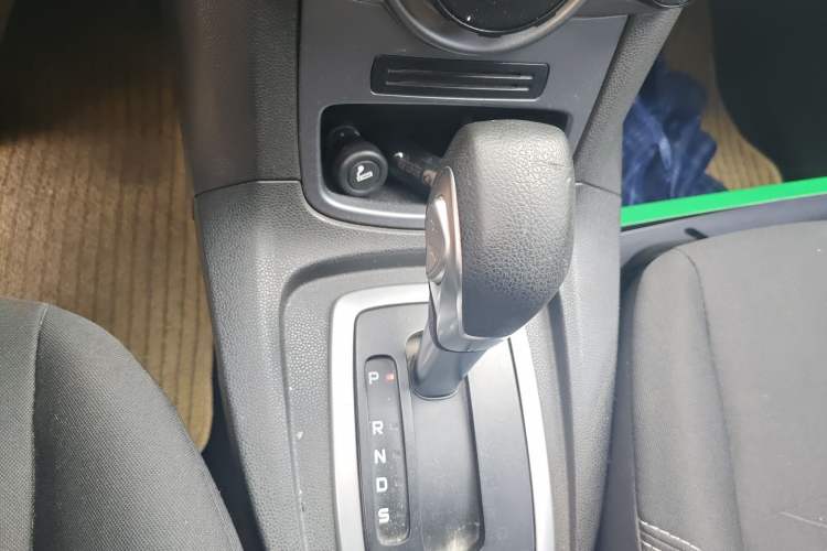 Used Ford Fiesta 2013 Hatchback 1.5L Automatic Fashion Edition Gear Lever