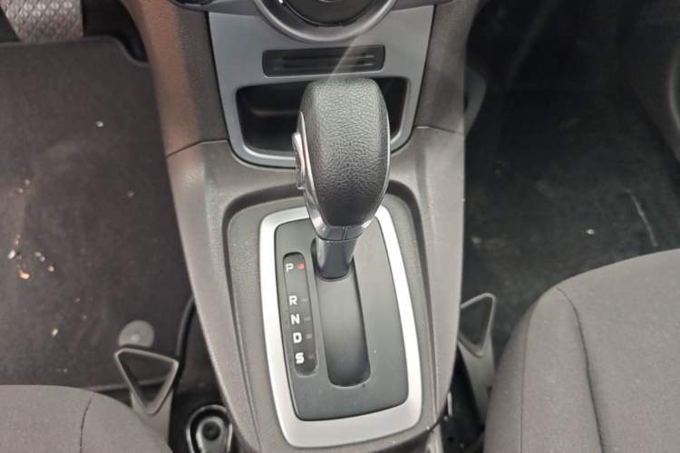 Used Ford Fiesta 2013 Hatchback 1.5L Automatic Fashion Edition Gear Lever