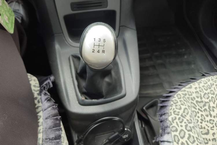 Used Ford Fiesta 2013 Sedan 1.5L Manual Fashion Edition Gear Lever