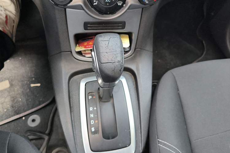 Used Ford Fiesta 2013 Hatchback 1.5L Automatic Fashion Edition Gear Lever