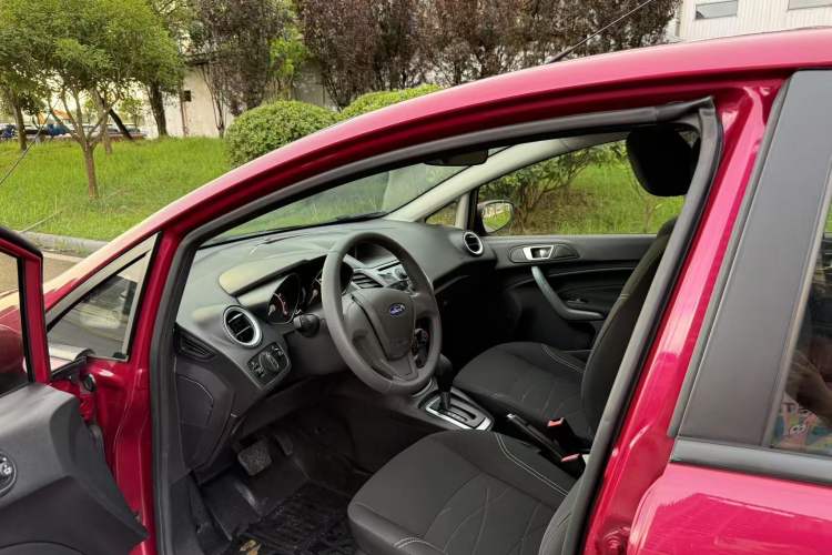 Used Ford Fiesta 2013 Hatchback 1.5L Automatic Fashion Edition Interior 1