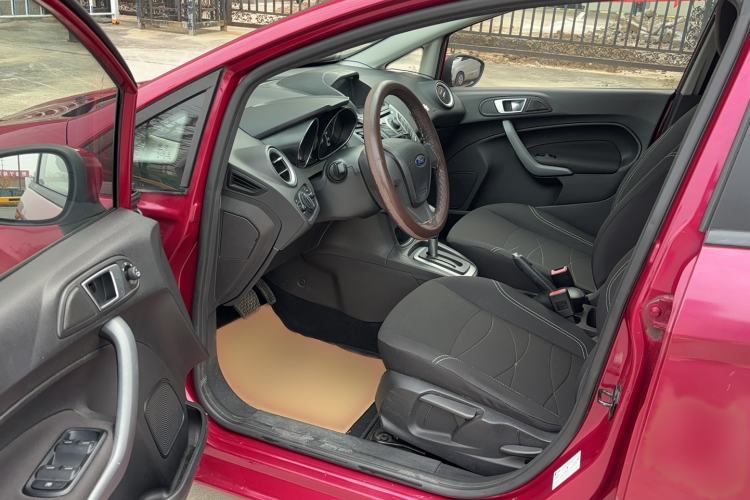 Used Ford Fiesta 2013 Hatchback 1.5L Automatic Fashion Edition Interior 1