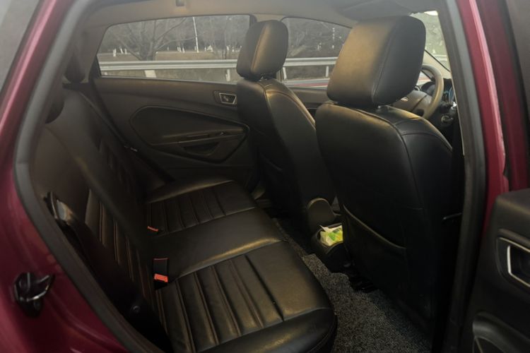 Used Ford Fiesta 2013 Hatchback 1.5L Automatic Fashion Edition Interior 10