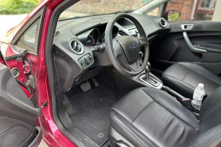 Used Ford Fiesta 2013 Hatchback 1.5L Automatic Fashion Edition Interior 2