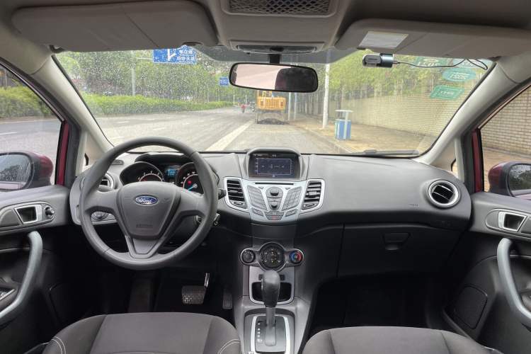 Used Ford Fiesta 2013 Hatchback 1.5L Automatic Fashion Edition Interior 2