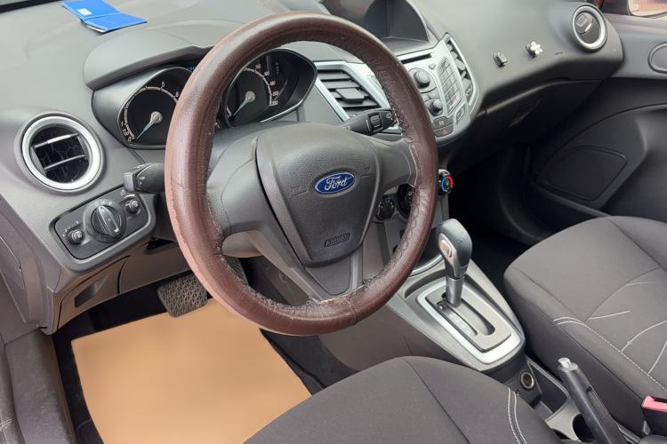 Used Ford Fiesta 2013 Hatchback 1.5L Automatic Fashion Edition Interior 2