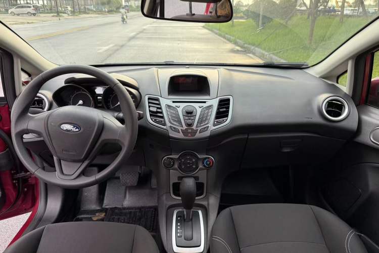 Used Ford Fiesta 2013 Hatchback 1.5L Automatic Fashion Edition Interior 3
