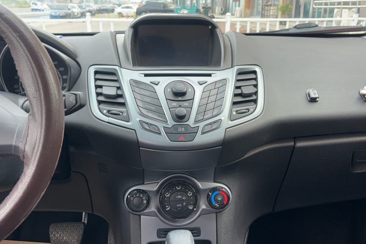 Used Ford Fiesta 2013 Hatchback 1.5L Automatic Fashion Edition Interior 6
