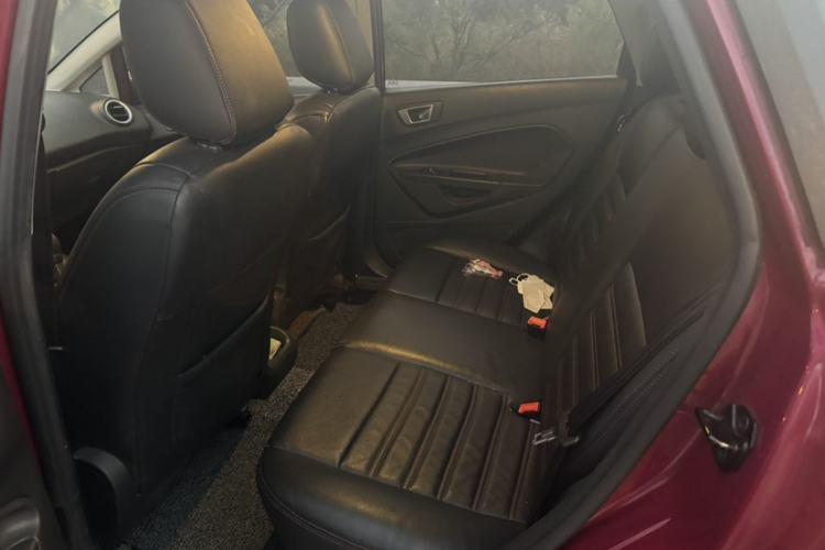 Used Ford Fiesta 2013 Hatchback 1.5L Automatic Fashion Edition Interior 7