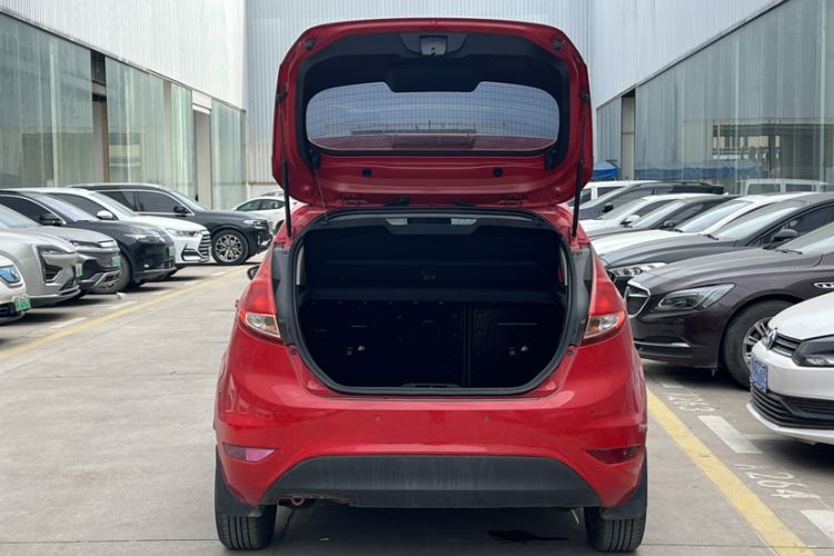Used Ford Fiesta 2013 Hatchback 1.5L Automatic Fashion Edition Interior 7