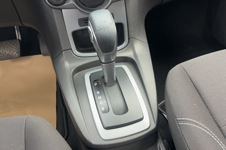 Used Ford Fiesta 2013 Hatchback 1.5L Automatic Fashion Edition Interior 7