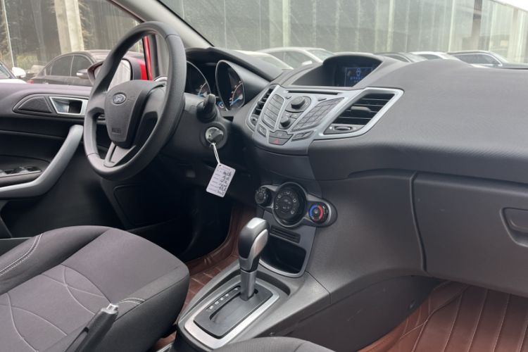 Used Ford Fiesta 2013 Hatchback 1.5L Automatic Fashion Edition Interior 8