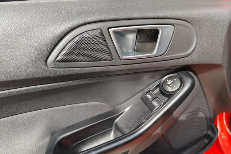 Used Ford Fiesta 2013 1.6T ST Interior 8