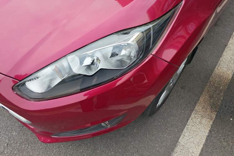 Used Ford Fiesta 2013 Hatchback 1.5L Automatic Fashion Edition Left Front Headlight