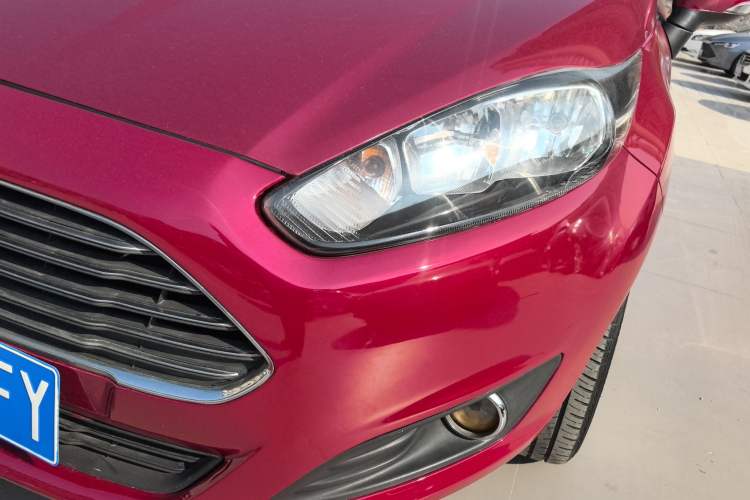 Used Ford Fiesta 2013 Hatchback 1.5L Automatic Fashion Edition Left Front Headlight