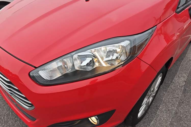 Used Ford Fiesta 2013 Hatchback 1.5L Automatic Fashion Edition Left Front Headlight
