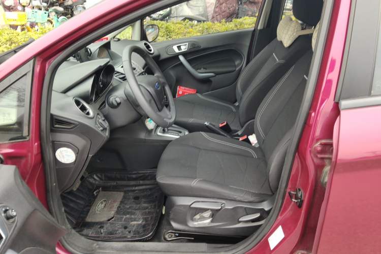 Used Ford Fiesta 2013 Hatchback 1.5L Automatic Fashion Edition Left Front Seat