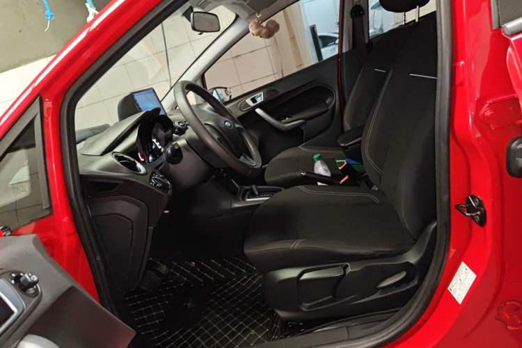 Used Ford Fiesta 2013 Hatchback 1.5L Automatic Fashion Edition Left Front Seat