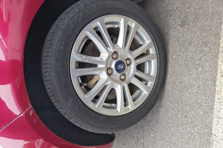 Used Ford Fiesta 2013 Hatchback 1.5L Automatic Fashion Edition Left Front Wheel Hub