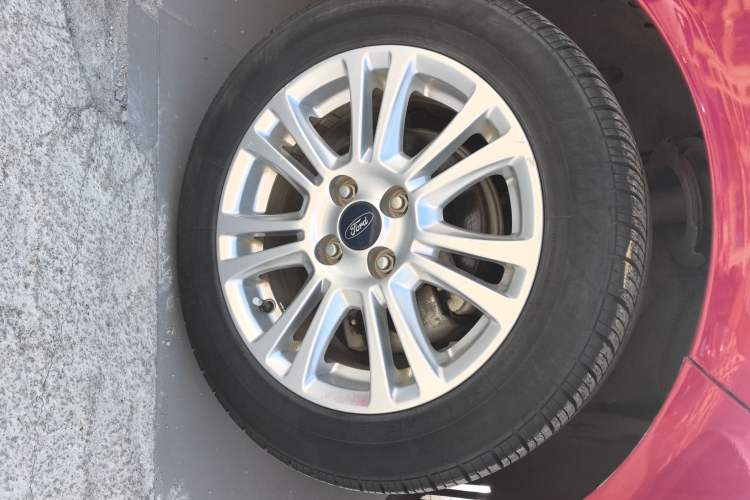 Used Ford Fiesta 2013 Hatchback 1.5L Automatic Fashion Edition Left Front Wheel Hub