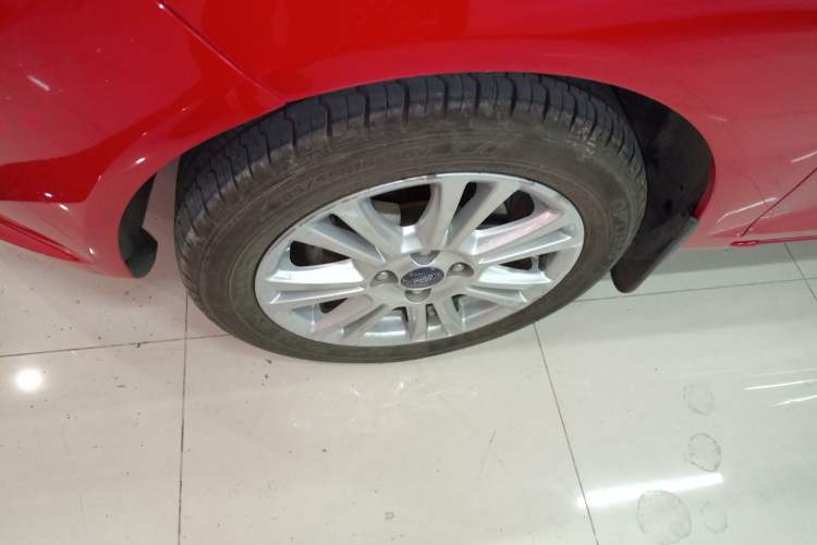 Used Ford Fiesta 2013 Hatchback 1.5L Automatic Fashion Edition Left Front Wheel Hub