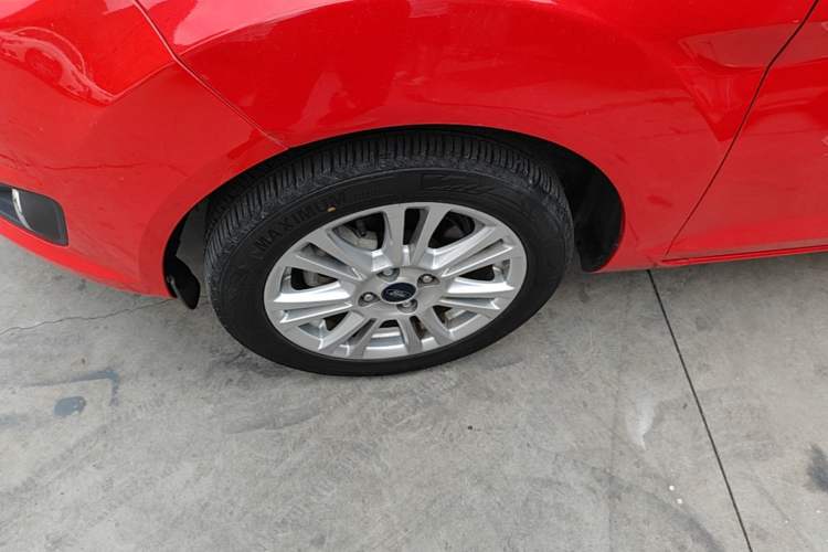 Used Ford Fiesta 2013 Hatchback 1.5L Automatic Fashion Edition Left Front Wheel Hub