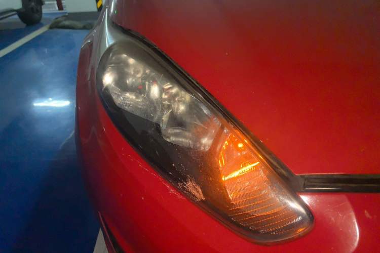 Used Ford Fiesta 2013 Sedan 1.5L Manual Fashion Edition Right Front Headlight