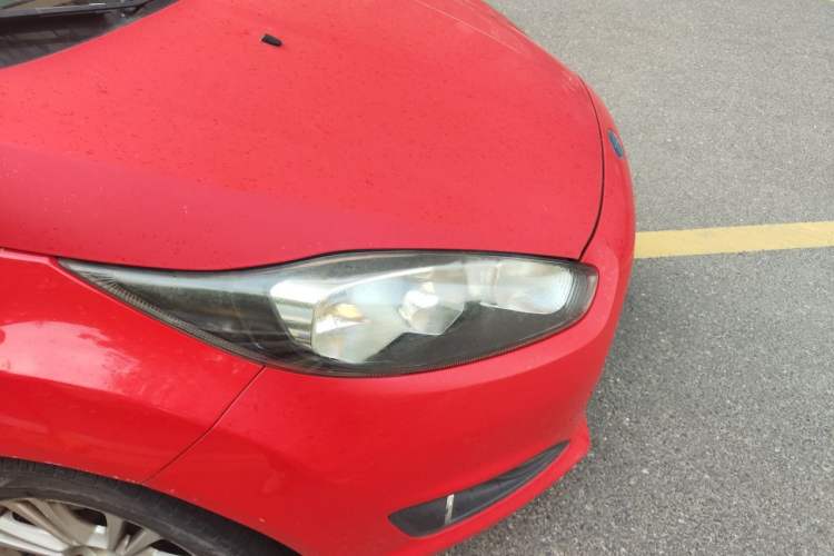 Used Ford Fiesta 2013 Hatchback 1.5L Automatic Fashion Edition Right Front Headlight