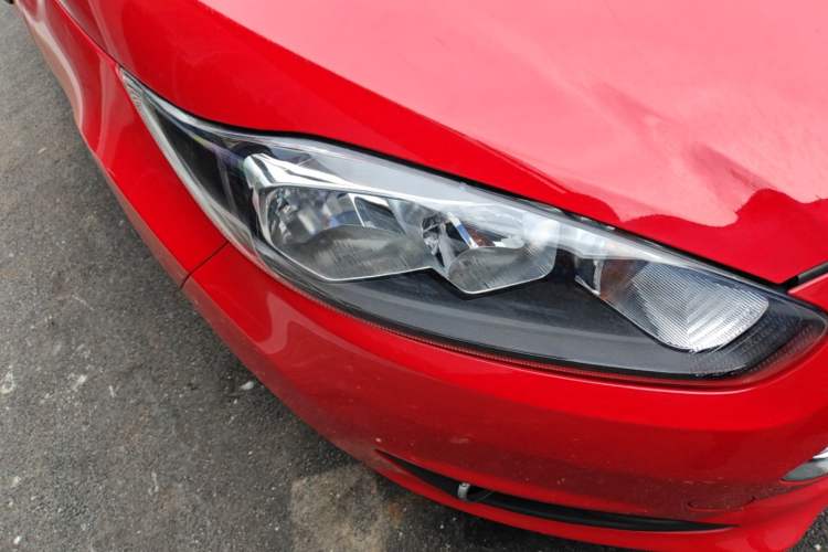 Used Ford Fiesta 2013 Hatchback 1.5L Automatic Fashion Edition Right Front Headlight
