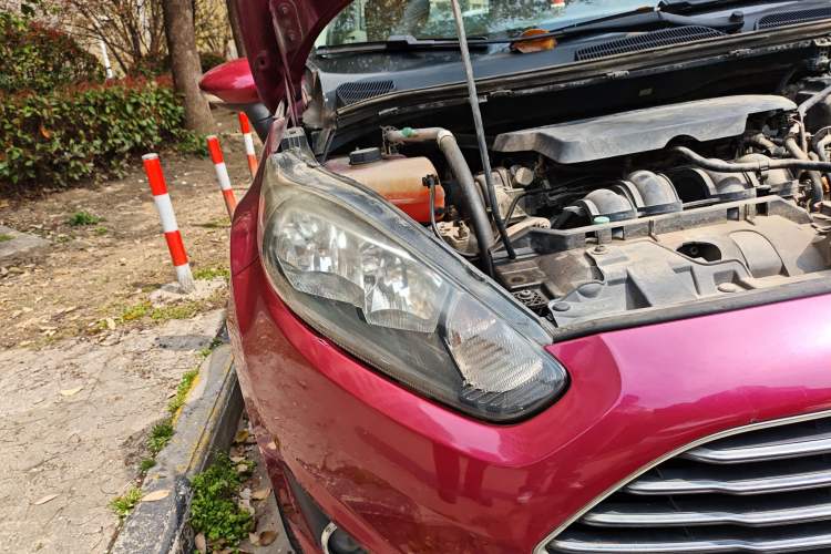 Used Ford Fiesta 2013 Sedan 1.5L Manual Fashion Edition Right Front Headlight