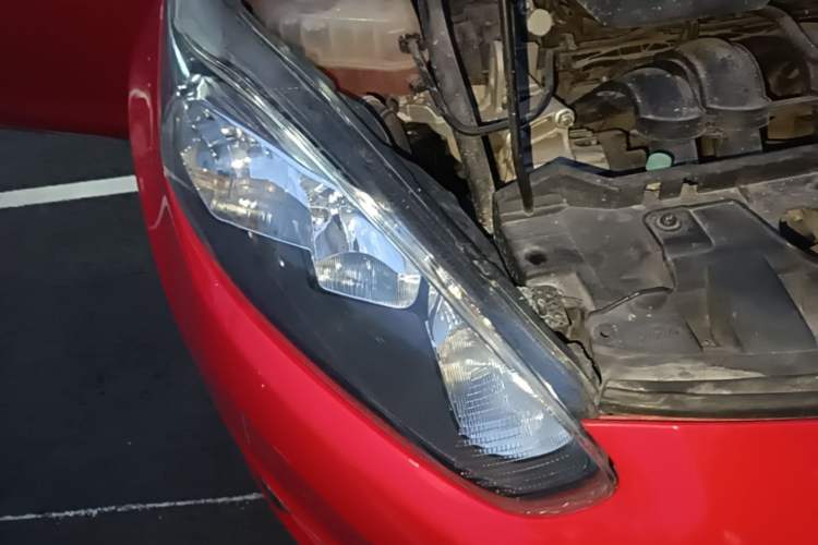 Used Ford Fiesta 2013 Hatchback 1.5L Automatic Fashion Edition Right Front Headlight