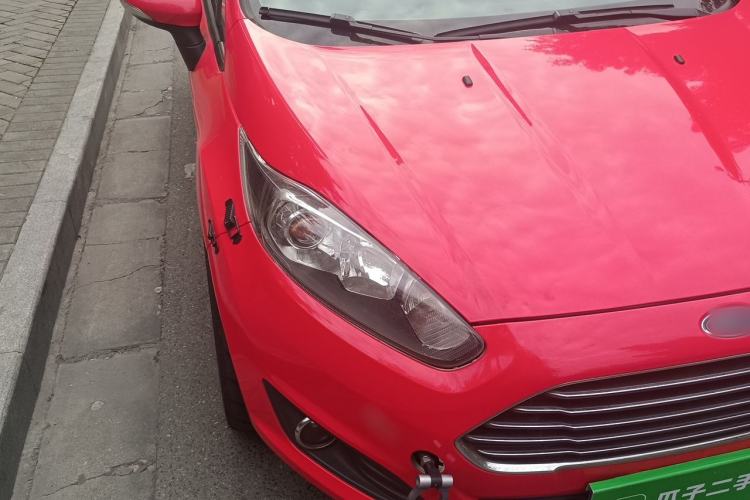 Used Ford Fiesta 2013 Hatchback 1.5L Automatic Fashion Edition Right Front Headlight