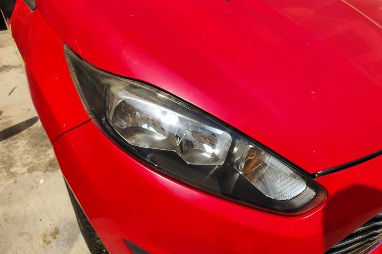 Used Ford Fiesta 2013 Hatchback 1.5L Automatic Fashion Edition Right Front Headlight