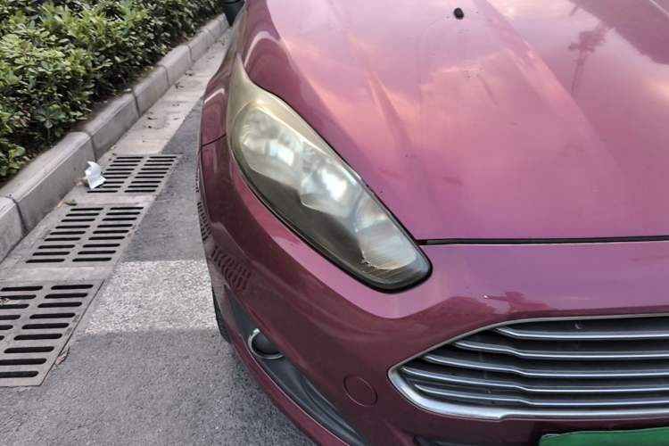 Used Ford Fiesta 2013 Hatchback 1.5L Automatic Fashion Edition Right Front Headlight