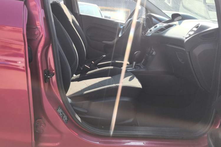 Used Ford Fiesta 2013 Hatchback 1.5L Automatic Fashion Edition Right Front Seat