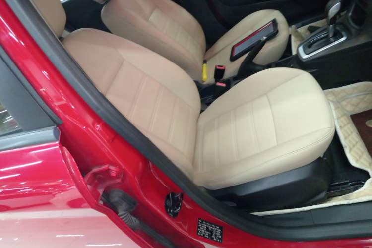 Used Ford Fiesta 2013 Hatchback 1.5L Automatic Fashion Edition Right Front Seat