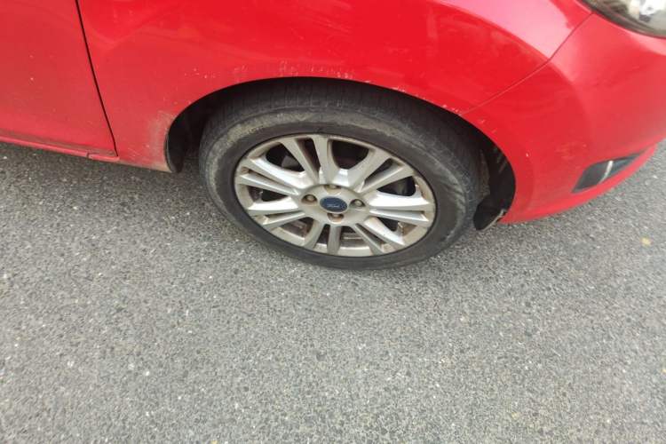 Used Ford Fiesta 2013 Hatchback 1.5L Automatic Fashion Edition Right Front Wheel Hub