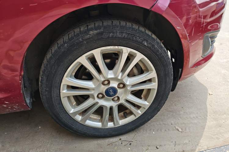 Used Ford Fiesta 2013 Sedan 1.5L Manual Fashion Edition Right Front Wheel Hub