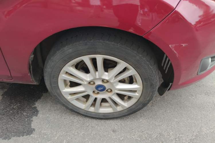 Used Ford Fiesta 2013 Hatchback 1.5L Automatic Fashion Edition Right Front Wheel Hub
