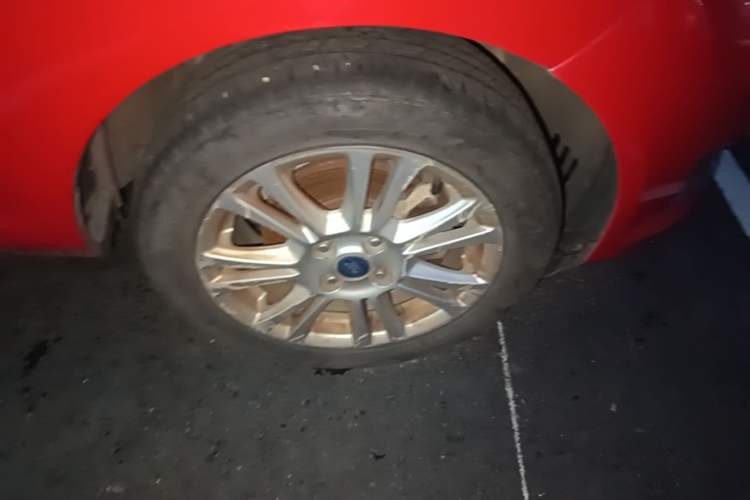 Used Ford Fiesta 2013 Hatchback 1.5L Automatic Fashion Edition Right Front Wheel Hub
